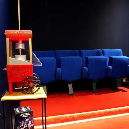 Le 7E Art Salle De Cinema Privee Centre Agen Exterior photo