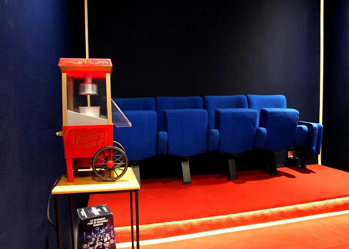Le 7E Art Salle De Cinema Privee Centre Agen